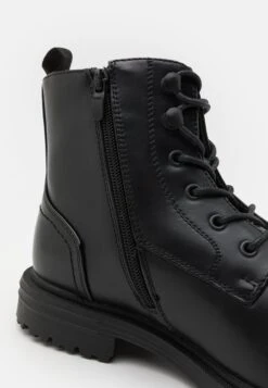 Pier One Stivaletti StringatiBlack Uomo Stivaletti/Stivali PI912K0B9-Q11 -Negozio Pier One economico 36dcf1ba7bd1498d87019bd4eebe466a