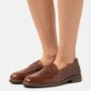 Pier One Leather - Scarpe Senza Lacci - Brown 2 Pier One Leather - Scarpe Senza Lacci - Brown -Negozio Pier One economico 53736bb4a15547a59a4a81b0365f5ba4