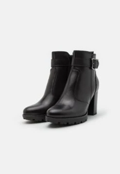 Pier One Leather TronchettiBlack Donna Stivaletti PI911N09O-Q11 -Negozio Pier One economico 53e7f87519c047388a15f80927f9aa13