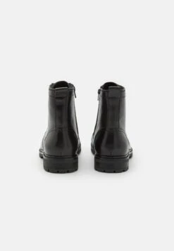 Pier One Stivaletti StringatiBlack Uomo Stivaletti/Stivali PI912K0C7-Q11 -Negozio Pier One economico 8726dc07931747578f5d7af05a5b72e1