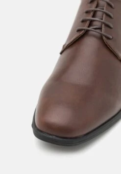 Pier One Stringate ElegantiDark Brown Uomo Scarpe Eleganti PI912M0D3-O12 -Negozio Pier One economico b1e173ca55054c7f9bde20d754ffa6d2